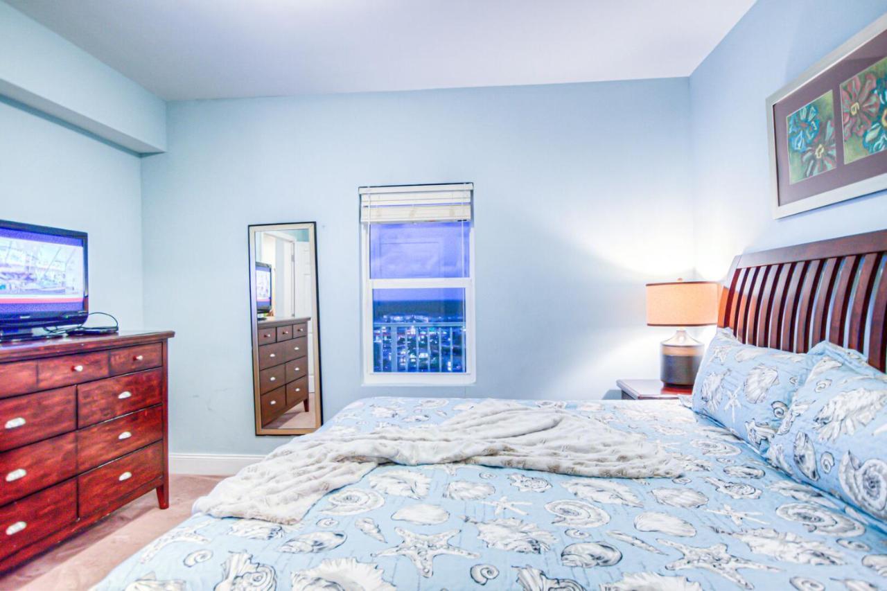 11 Th Floor In Laketown Wharf 1 Bd, 2 Bathroom With Amazing Amenities, 1114! *